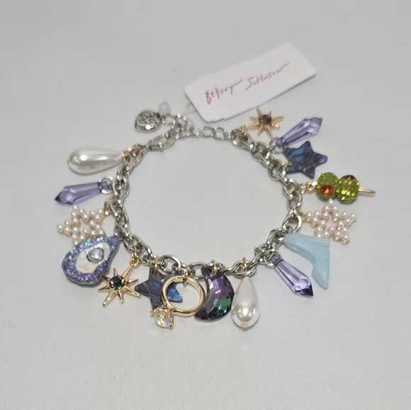 Betsey Johnson Charm Bracelet #959 - Picture 2 of 16